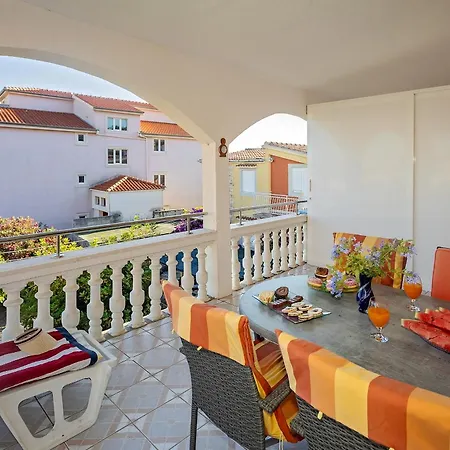 Apartment Aparmani Rubelj